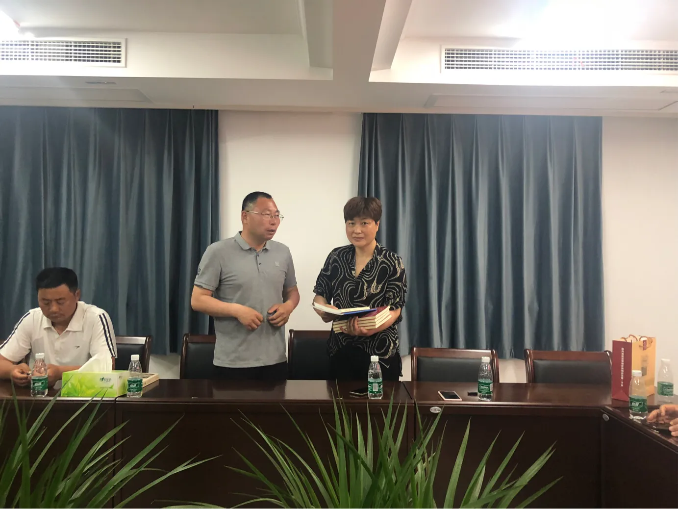 金牛村两委前往“仁义下关主题文化社区”观摩学习